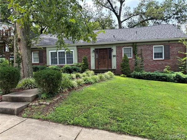 514 Carson Rd, Saint Louis, MO 63135
