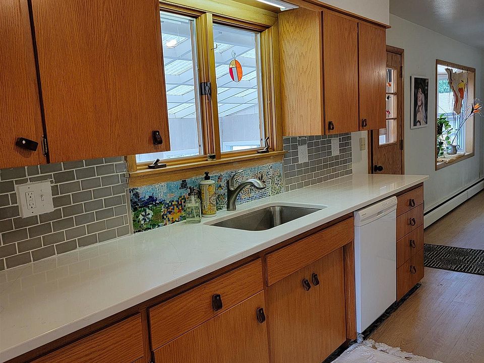 316 6th St E, Cresco, IA 52136 Zillow