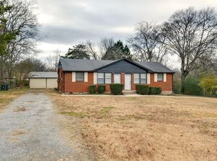 134 Hazelwood Ln #B, La Vergne, TN 37086