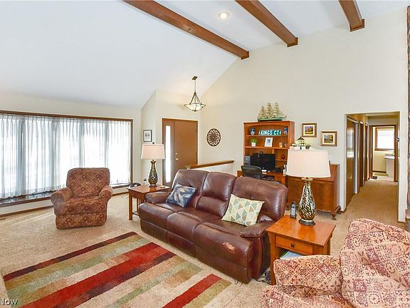 3rd image of 9394 Kings Ct