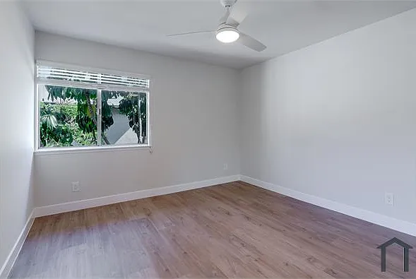 2622 S Hobart Blvd #14 — Photo 12