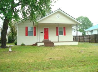 302 J St, Erwin, NC 28339