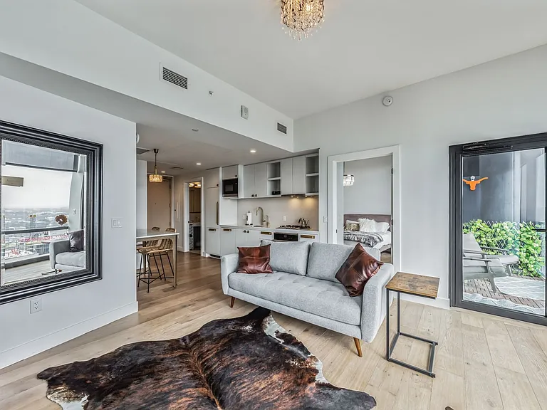 70 Rainey St #1703 — Photo 9