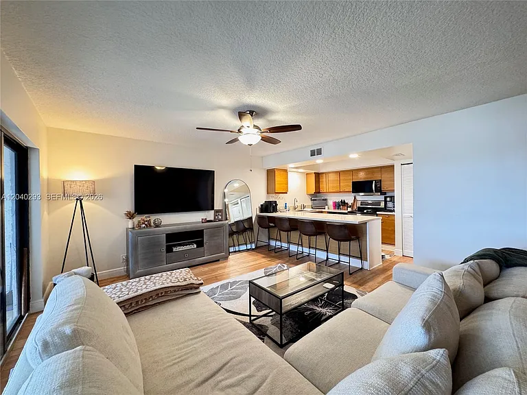 520 Orton Ave #503 — Photo 11