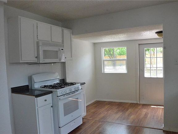 4th image of 2544 Leacrest Dr