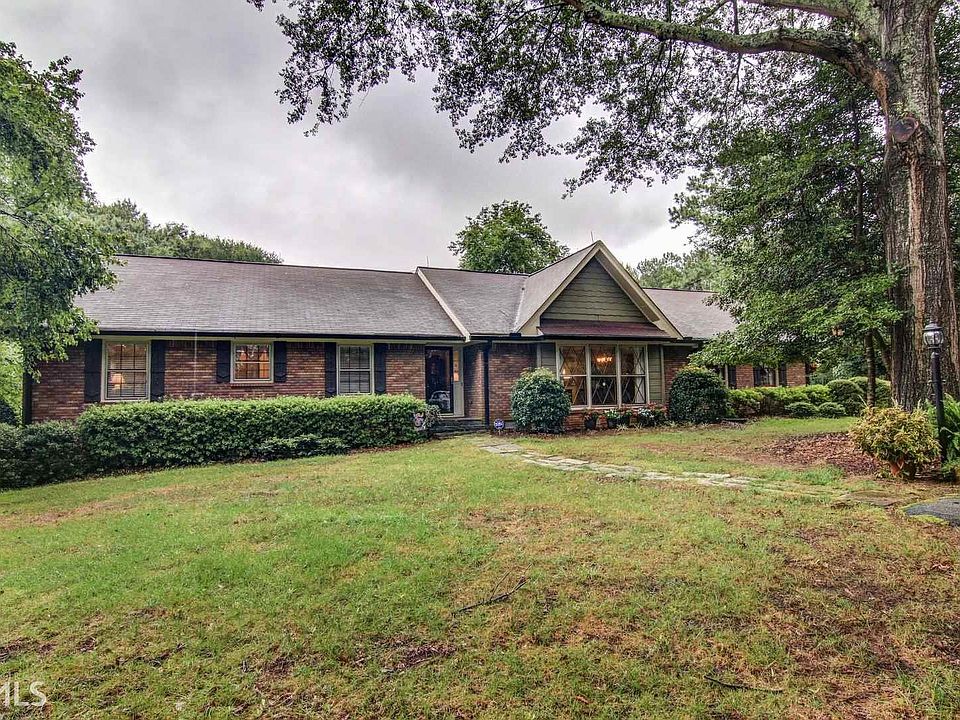 1st image of 3404 Skyland Dr