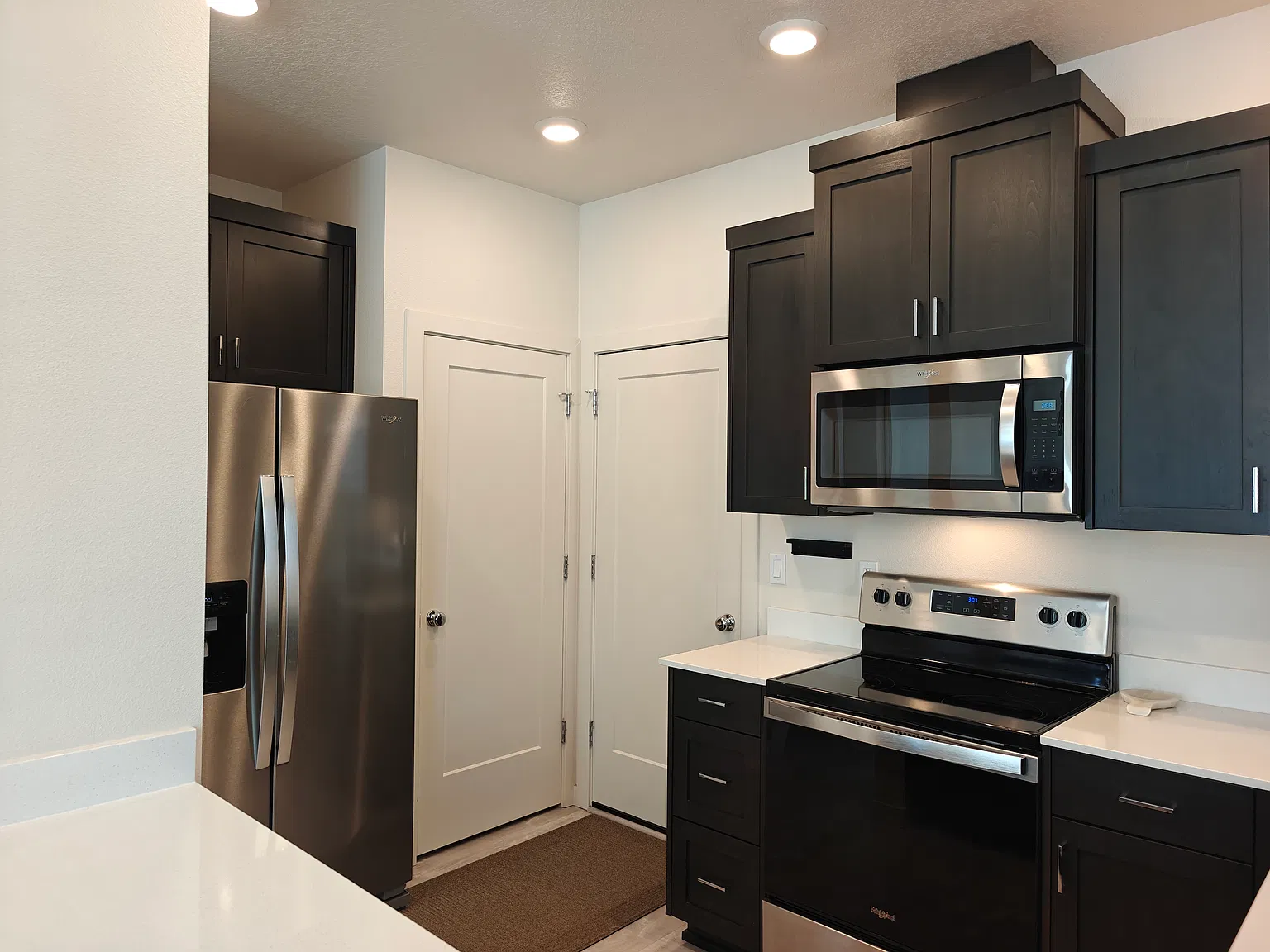 3 bed, 2.5 bath, 1241 sqft, $2,595 — Photo 2