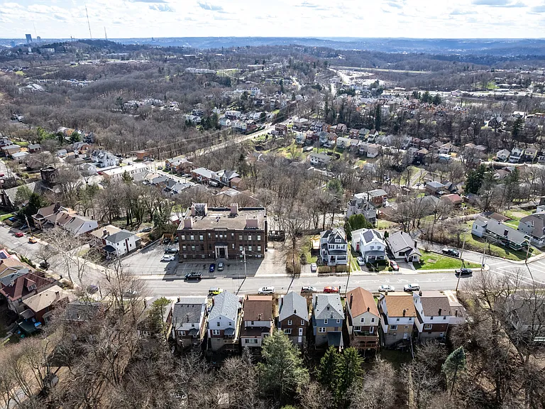 240 Ridgewood Ave — Photo 31