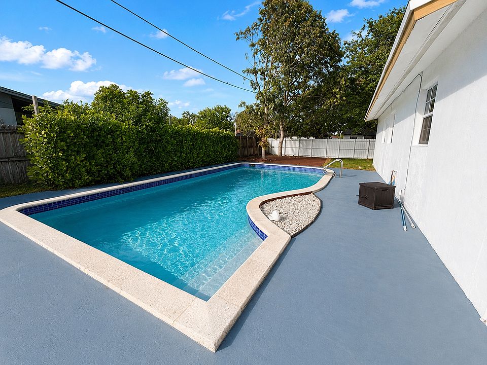 2nd image of 12235 SW 40th St