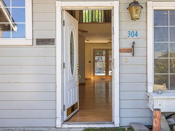 4th image of 304 Cassidy Ct