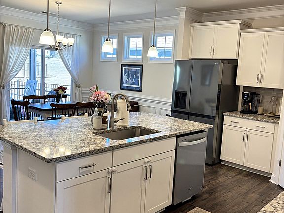 3rd image of 4215 Millstream Rd