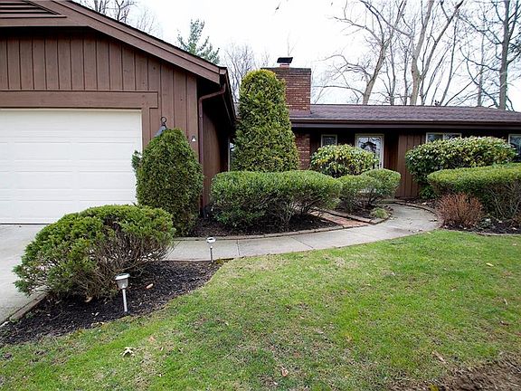 3rd image of 1262 Falling Rock Ln