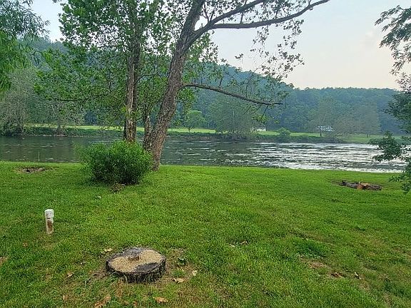 4th image of 39E-4-21 River Breeze W