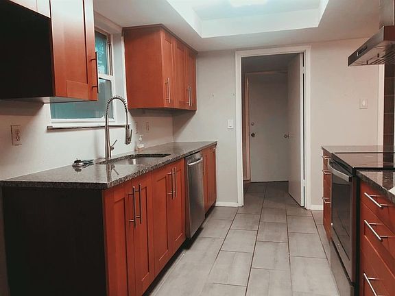 2nd image of 2111 Eastpark Dr