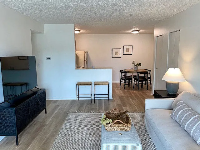 Brookmount Apartments — Photo 2
