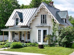 153 S Main St, Waterbury, VT 05676