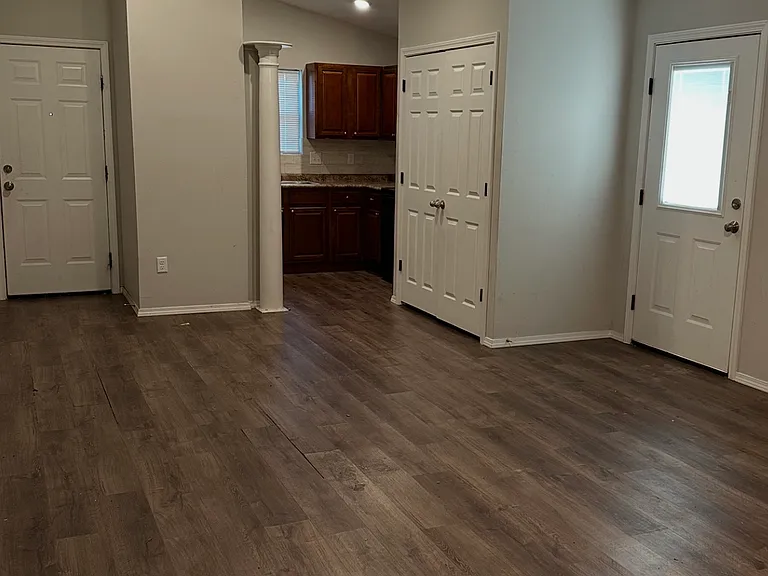 3510 Maywood Ct — Photo 6