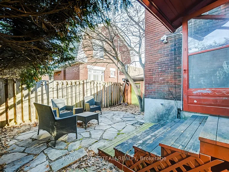 995 Gladstone Ave — Photo 25