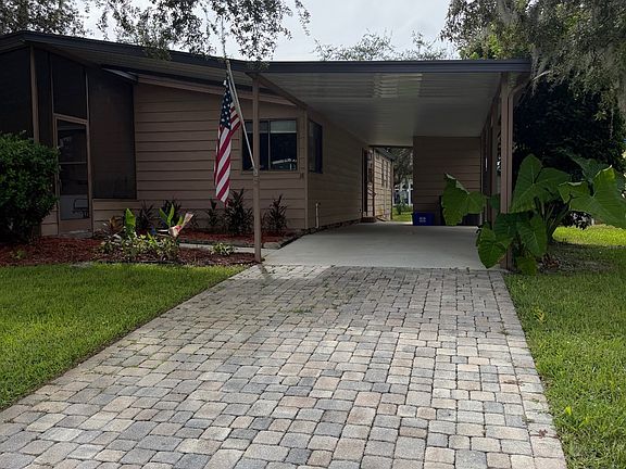 2nd image of 18 Ribbon Falls Dr