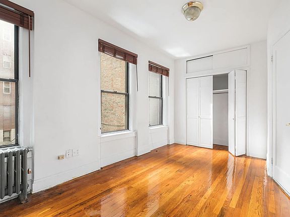 4th image of 166 W 4th St APT 4