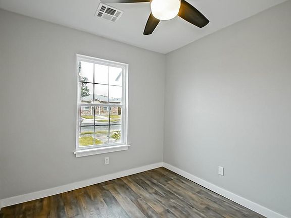 5th image of 4328 Touro St