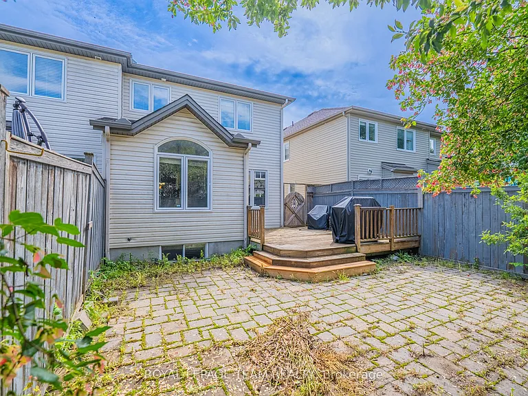 216 Horseshoe Cres — Photo 6
