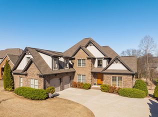 8081 Hampton Cove Dr, Ooltewah, TN 37363