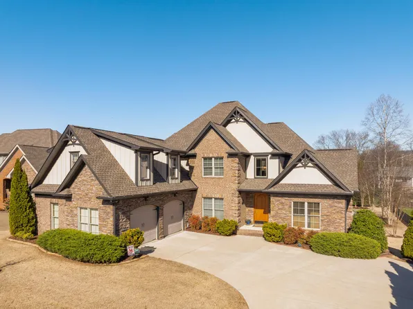 8081 Hampton Cove Dr, Ooltewah, TN 37363