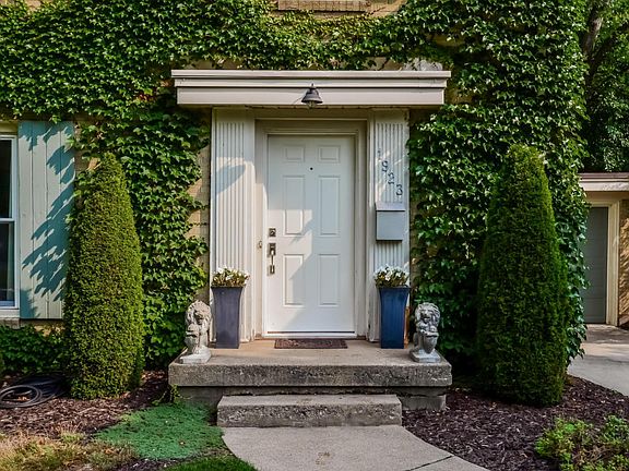 3rd image of 1923 Hall St SE