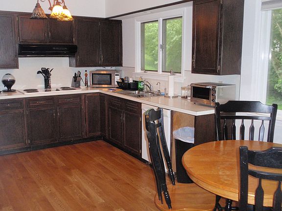 3rd image of 49 Stonecroft Dr