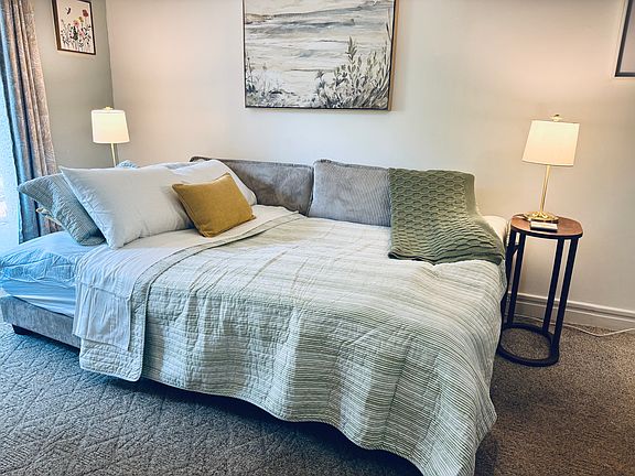 4th image of 34 S Forest Beach Dr APT D2