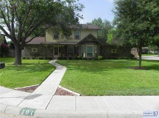 301 Kenwood Cir, Seguin, TX 78155