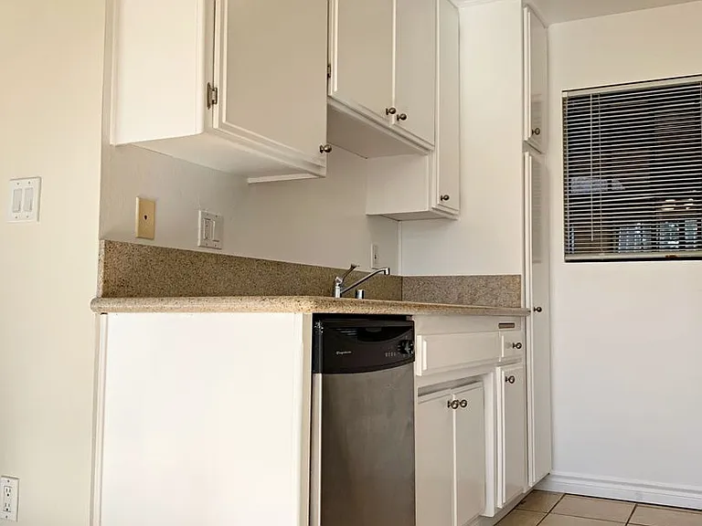 9801 Tabor St — Photo 7