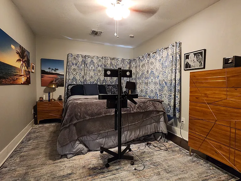 Rear Master bedroom (16'4" x 10'1")
UNFURNISHED: This is how a tenant might use the space.