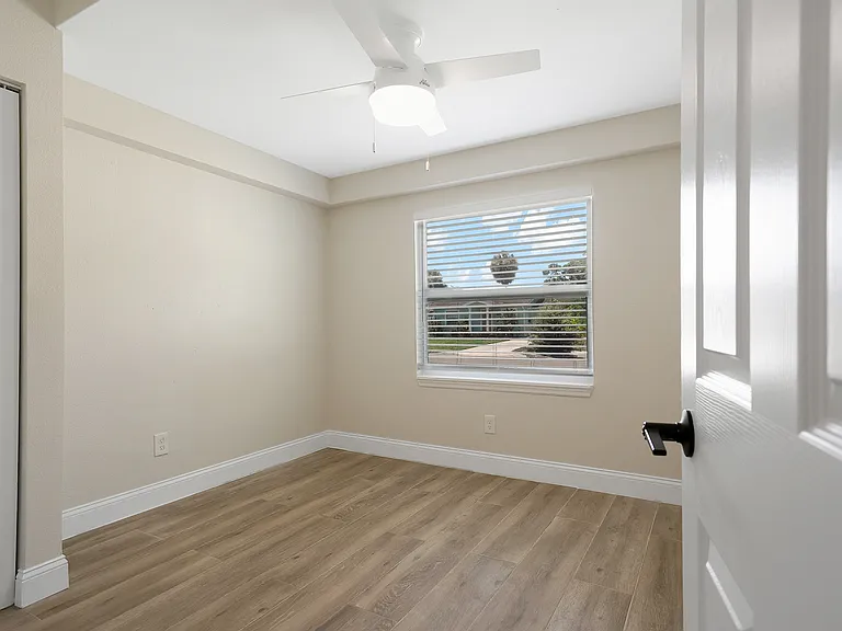 2509 W North B St — Photo 9