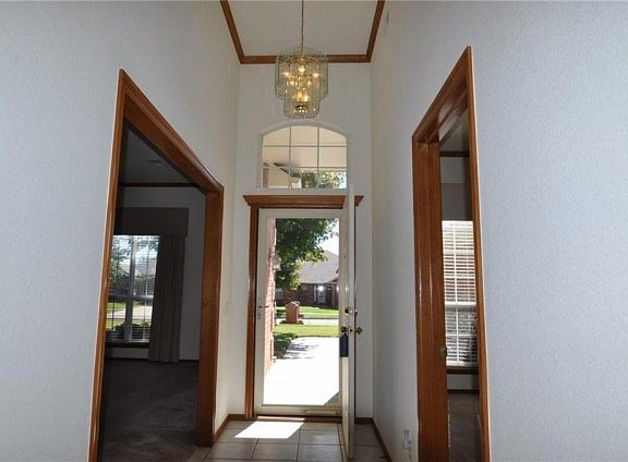 5th image of 1325 SW 131st Ter