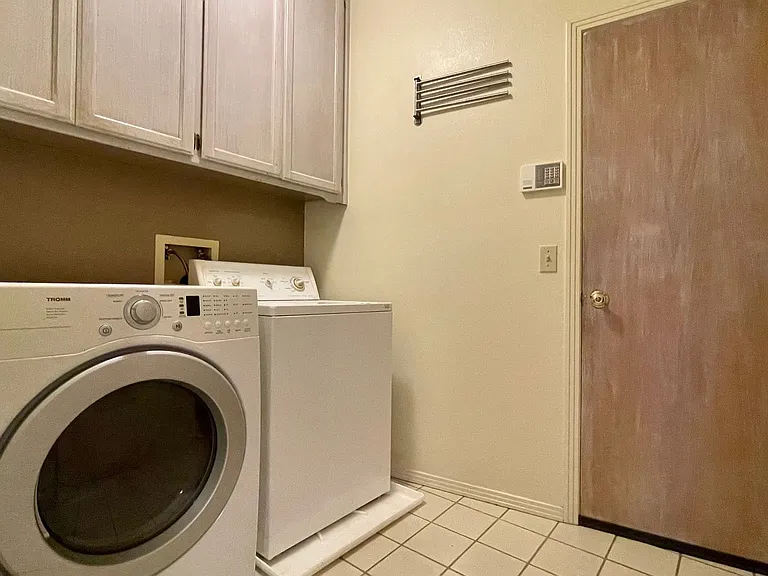 585 Bluerock Dr — Photo 21