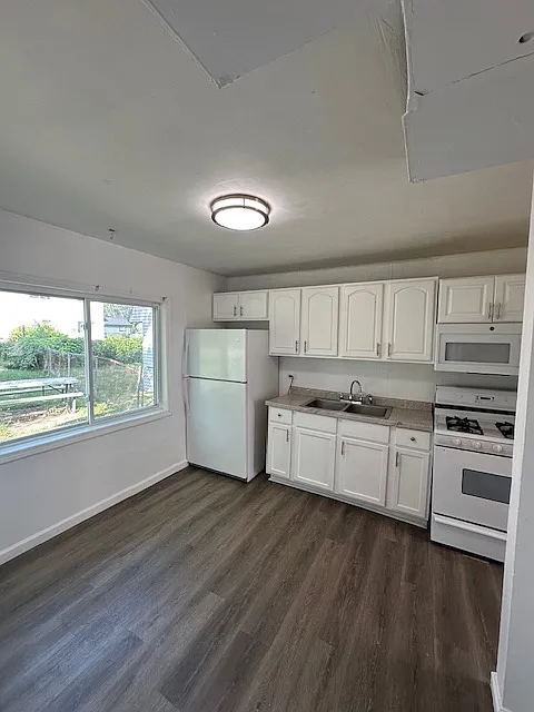 2 bed, 870 sqft, $1,200 — Photo 3