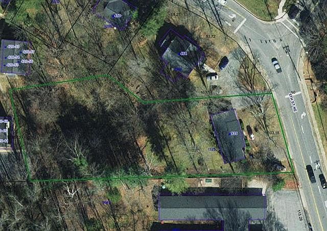 2nd image of 935 5th St NE