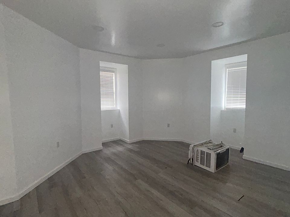 2nd image of 232 Gregory Ave #2