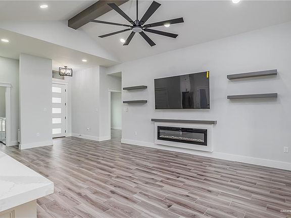 3rd image of 2316 N Piedra Ave