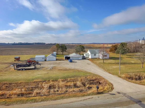 33785 Vail Ave, Cedar Falls, IA 50613