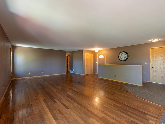 4th image of 5041 Quarter Horse Dr