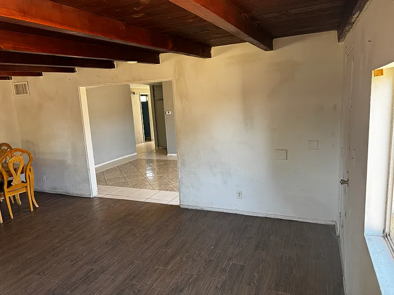 44110 Carolside Ave — Photo 3