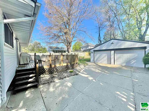 4th image of 5409 Glenn Ave