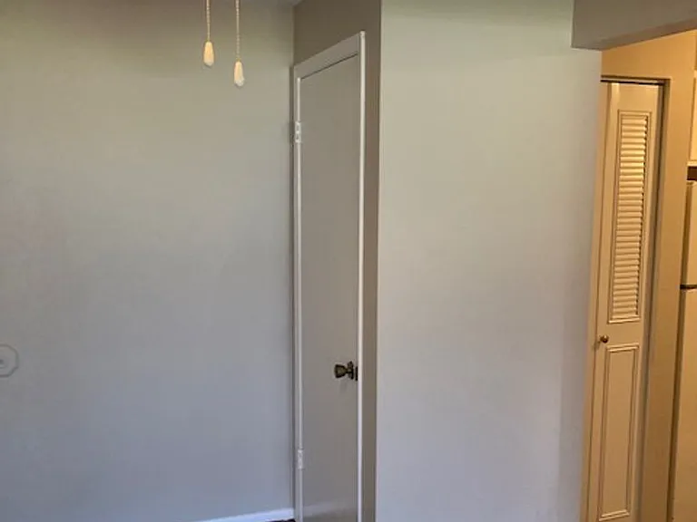 Hollow Hills Apartments — Photo 50