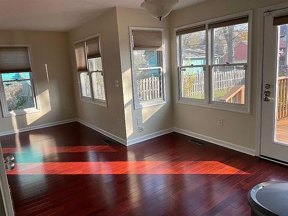 3rd image of 2523 N New Jersey St