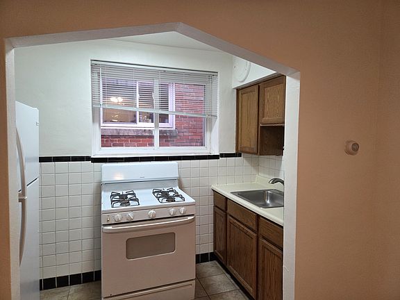 5th image of 5824 Mardel Ave #B