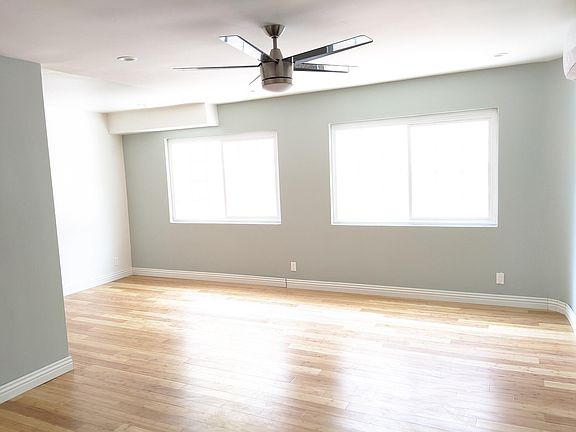 5th image of 1023 N Hayworth Ave APT 9