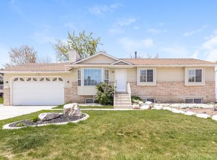 1737 N 1220 W, Clinton, UT 84015